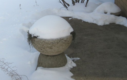 hypertufa-trough-with-snow.jpg